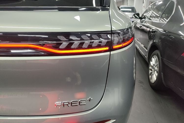 Used VOYAH FREE 2025 Model FREE+ Rear-Drive Qiankun Edition Right Rear Taillight
