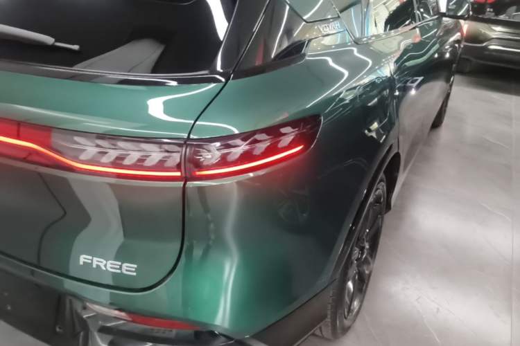 Used VOYAH FREE 2025 318 318 km Rear-Drive Touring Edition Right Rear Taillight