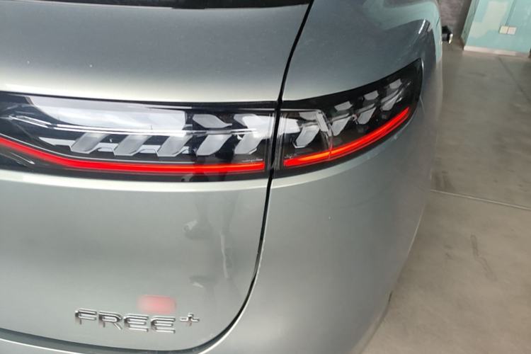 Used VOYAH FREE 2025 Model FREE+ Rear-Drive Qiankun Edition Right Rear Taillight