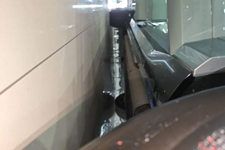 Used VOYAH FREE 2025 Model FREE+ Rear-Drive Qiankun Edition Right Side Sill