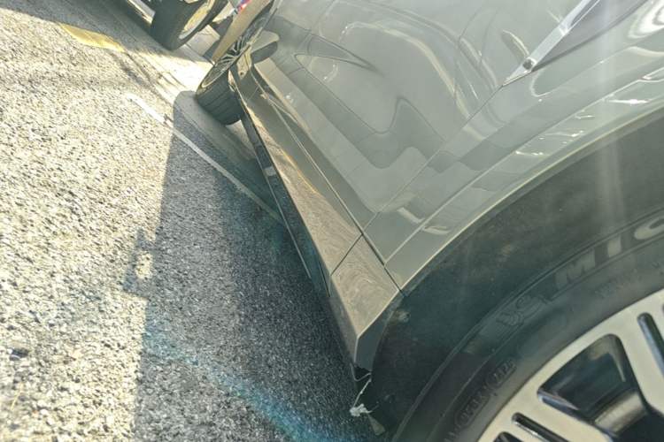 Used VOYAH FREE 2025 Model FREE+ Four-Wheel-Drive Qiankun Edition Right Side Sill