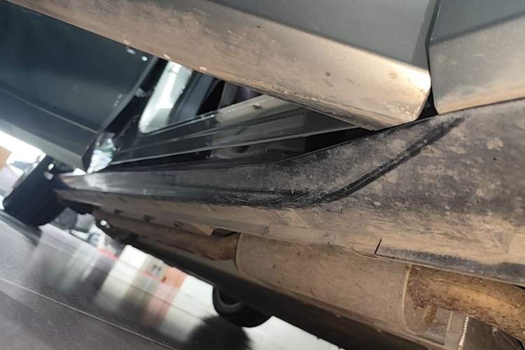 Used VOYAH FREE 2025 Model FREE+ Four-Wheel-Drive Qiankun Edition Right Side Sill