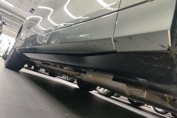 Used VOYAH FREE 2025 Model FREE+ Rear-Drive Qiankun Edition Right Side Sill
