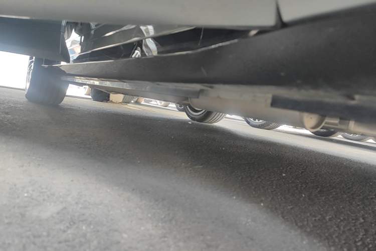 Used VOYAH FREE 2025 Model FREE+ Four-Wheel-Drive Qiankun Edition Right Side Sill
