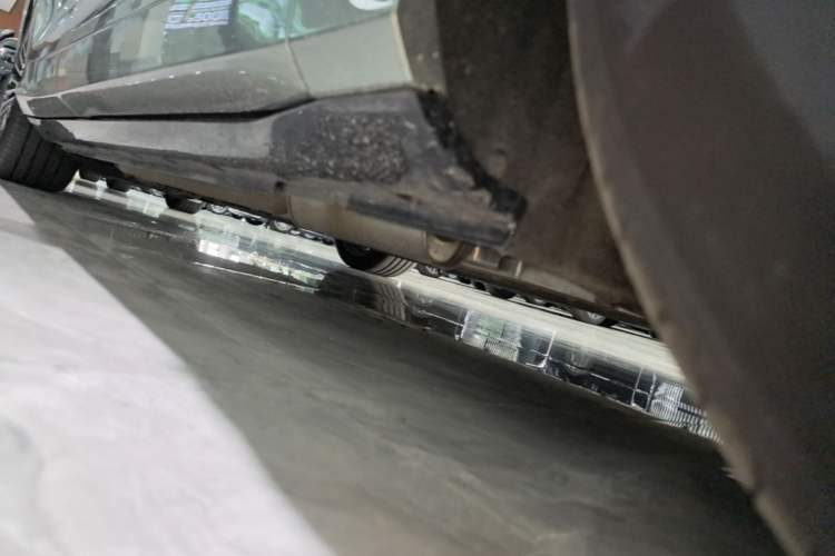 Used VOYAH FREE 2025 Model FREE+ Four-Wheel-Drive Qiankun Edition Right Side Sill