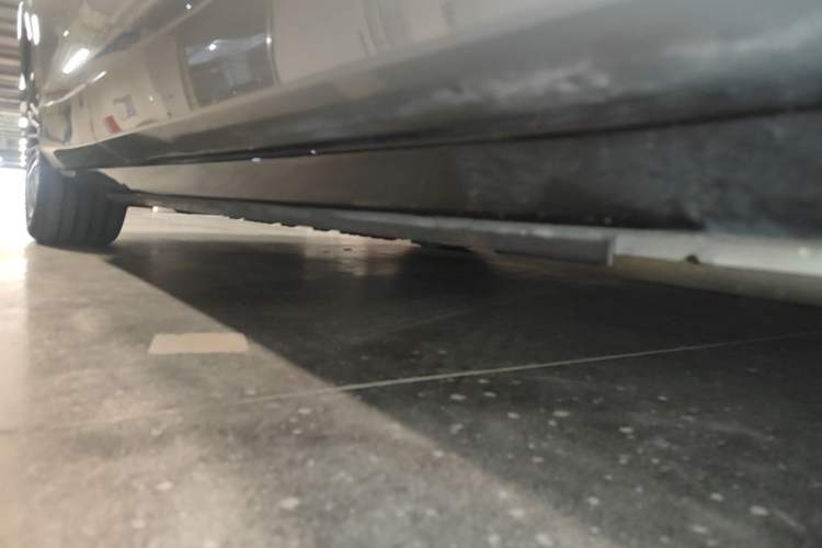 Used VOYAH FREE 2025 Model FREE+ Four-Wheel-Drive Qiankun Edition Right Side Sill