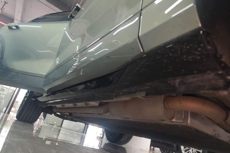 Used VOYAH FREE 2025 Model FREE+ Rear-Drive Qiankun Edition Right Side Sill