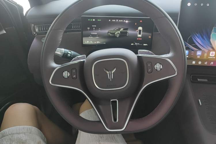 Used VOYAH FREE 2025 Model FREE+ Four-Wheel-Drive Qiankun Edition Steering Wheel