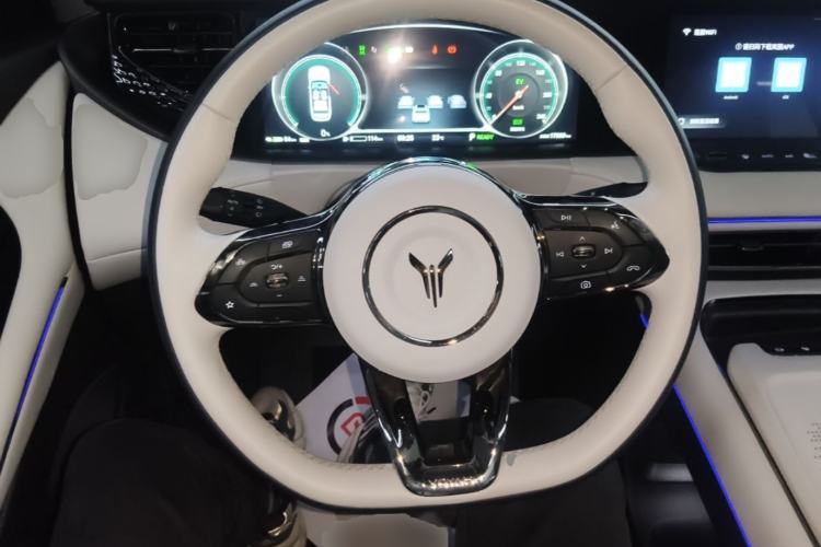 Used VOYAH FREE 2025 318 318 km Rear-Drive Touring Edition Steering Wheel