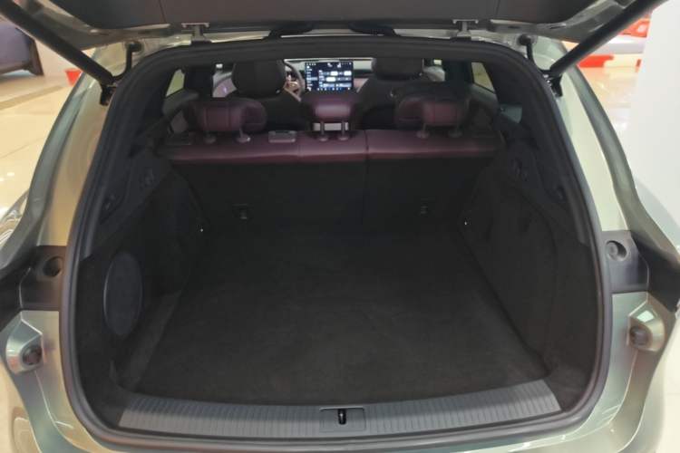 Used VOYAH FREE 2025 Model FREE+ Four-Wheel-Drive Qiankun Edition Trunk
