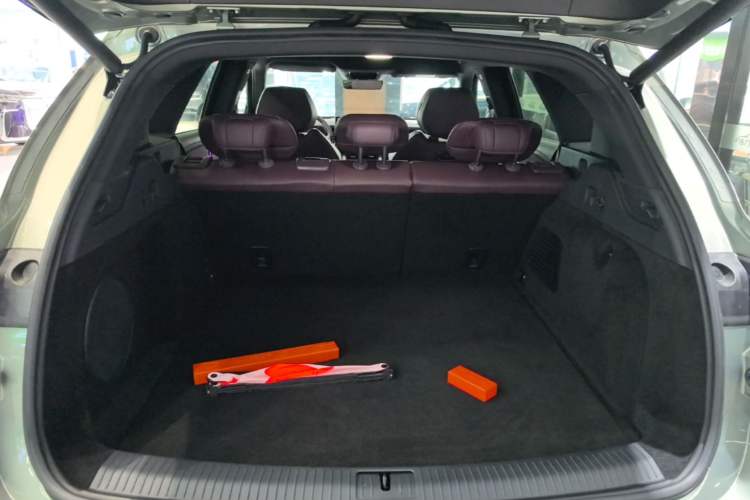 Used VOYAH FREE 2025 Model FREE+ Four-Wheel-Drive Qiankun Edition Trunk