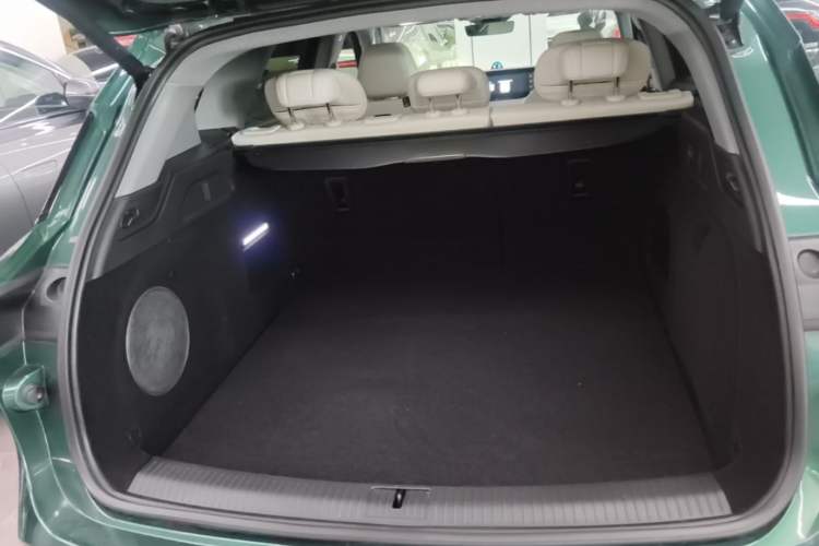 Used VOYAH FREE 2025 318 318 km Rear-Drive Touring Edition Trunk