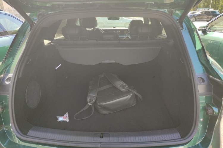 Used VOYAH FREE 2025 318 318 km Rear-Drive Touring Edition Trunk