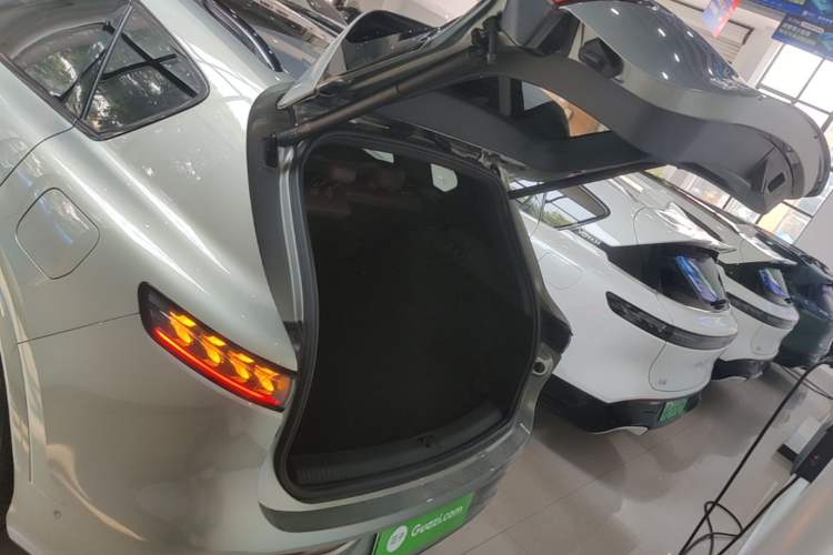 Used VOYAH FREE 2025 Model FREE+ Four-Wheel-Drive Qiankun Edition Trunk