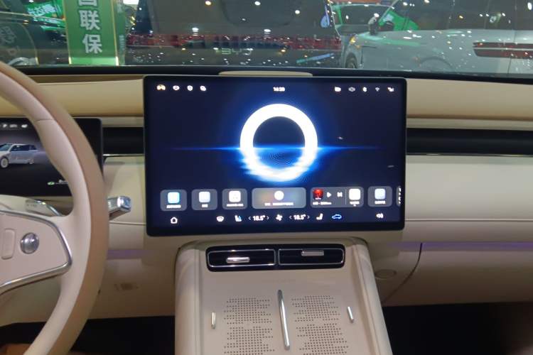 Used VOYAH FREE 2025 Model FREE+ Four-Wheel-Drive Qiankun Edition Audio And AC Panel