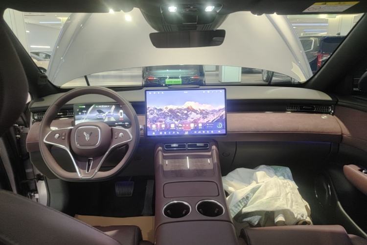 Used VOYAH FREE 2025 Model FREE+ Four-Wheel-Drive Qiankun Edition Center Console