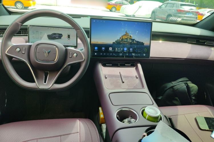 Used VOYAH FREE 2025 Model FREE+ Four-Wheel-Drive Qiankun Edition Center Console