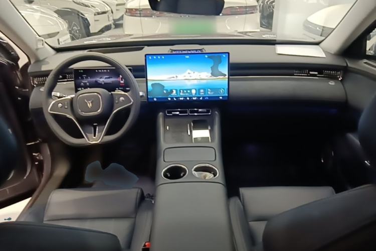 Used VOYAH FREE 2025 Model FREE+ Four-Wheel-Drive Qiankun Edition Center Console