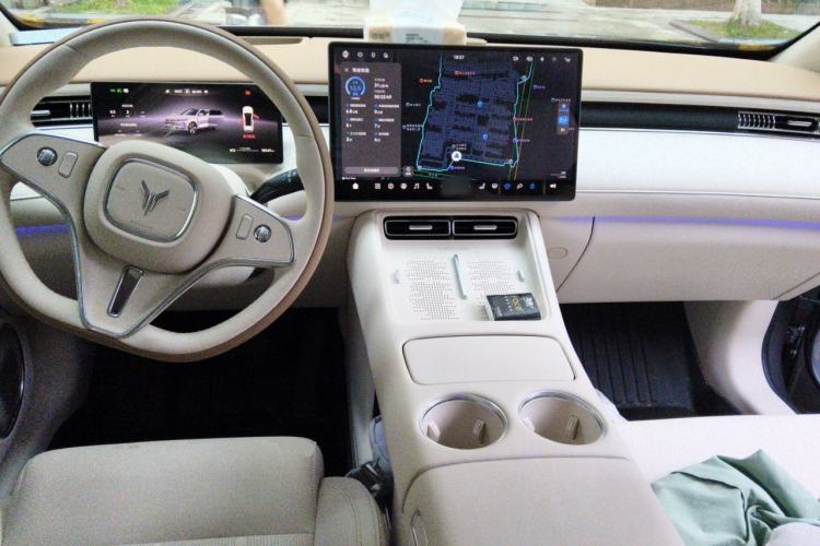 Used VOYAH FREE 2025 Model FREE+ Rear-Drive Qiankun Edition Center Console
