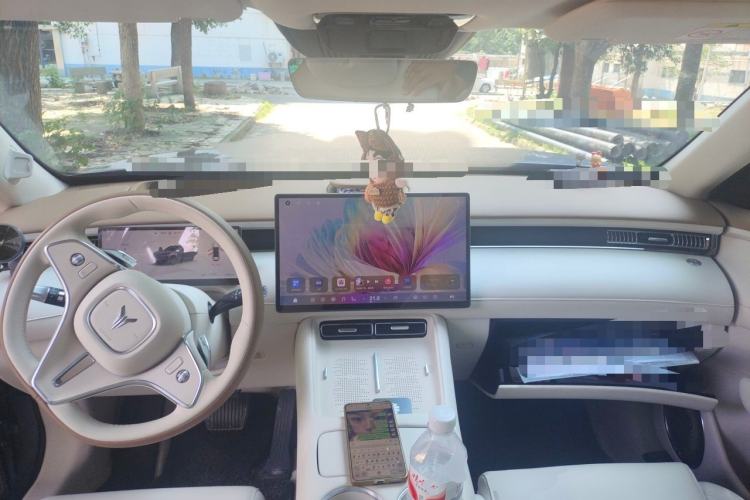 Used VOYAH FREE 2025 Model FREE+ Four-Wheel-Drive Qiankun Edition Center Console