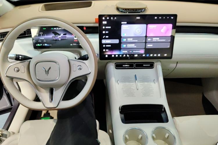 Used VOYAH FREE 2025 Model FREE+ Rear-Drive Qiankun Edition Center Console
