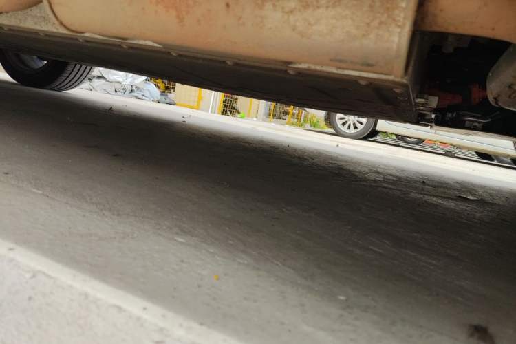 Used VOYAH FREE 2025 Model FREE+ Four-Wheel-Drive Qiankun Edition Chassis Front Right