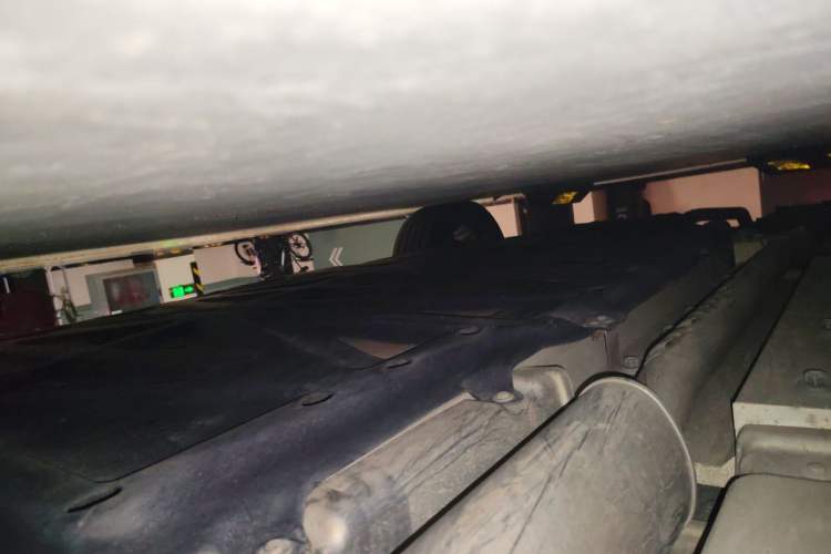 Used VOYAH FREE 2025 Model FREE+ Rear-Drive Qiankun Edition Chassis Front Right