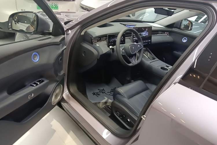 Used VOYAH FREE 2025 Model FREE+ Four-Wheel-Drive Qiankun Edition Driver Seat