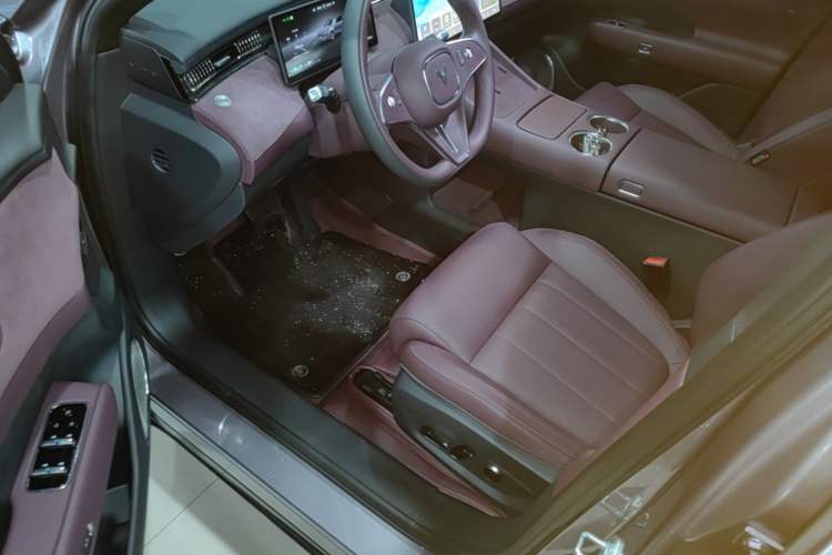 Used VOYAH FREE 2025 Model FREE+ Four-Wheel-Drive Qiankun Edition Driver Seat