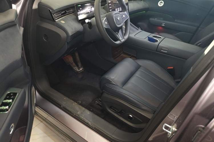Used VOYAH FREE 2025 Model FREE+ Four-Wheel-Drive Qiankun Edition Driver Seat