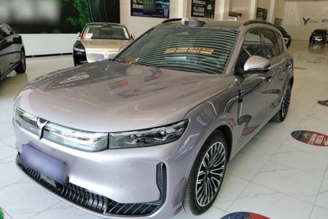 Ojetý VOYAH FREE 2025 Model FREE+ Four-Wheel-Drive Qiankun Edition