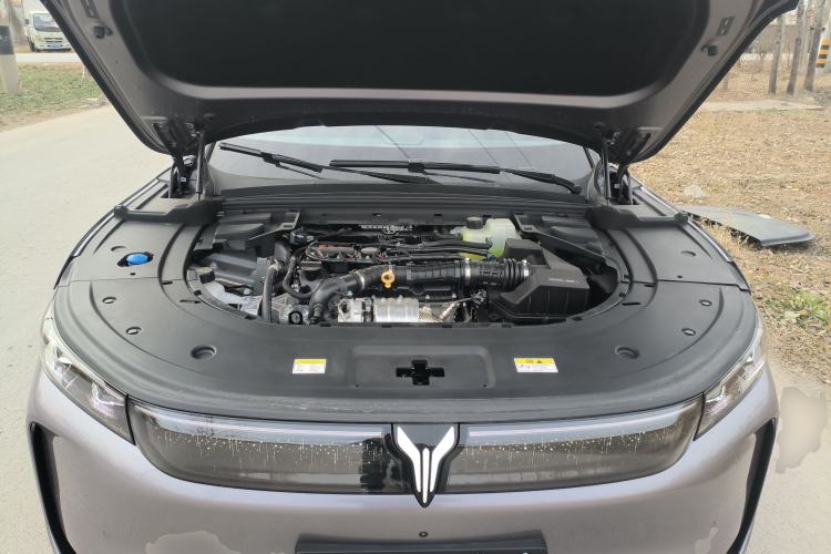 Used VOYAH FREE 2025 Model FREE+ Four-Wheel-Drive Qiankun Edition Engine Bay