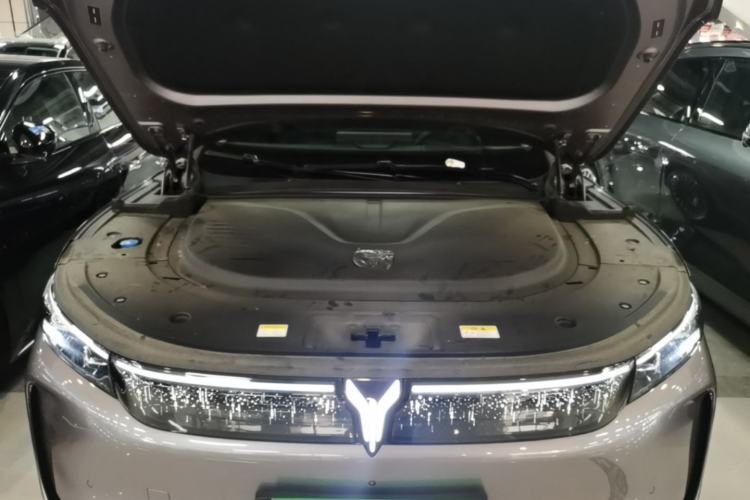 Used VOYAH FREE 2025 Model FREE+ Four-Wheel-Drive Qiankun Edition Engine Bay