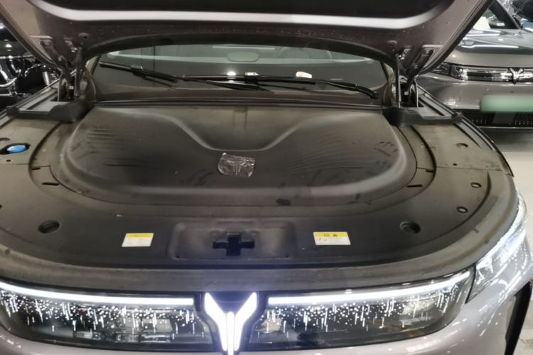 Used VOYAH FREE 2025 Model FREE+ Four-Wheel-Drive Qiankun Edition Engine Bay