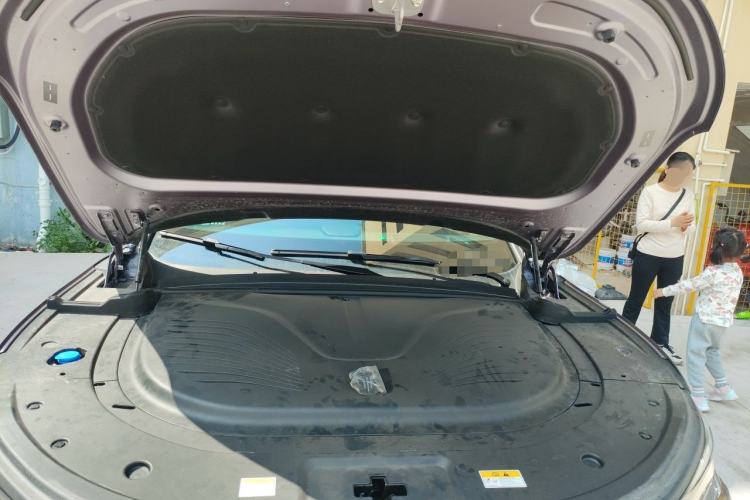 Used VOYAH FREE 2025 Model FREE+ Four-Wheel-Drive Qiankun Edition Engine Bay