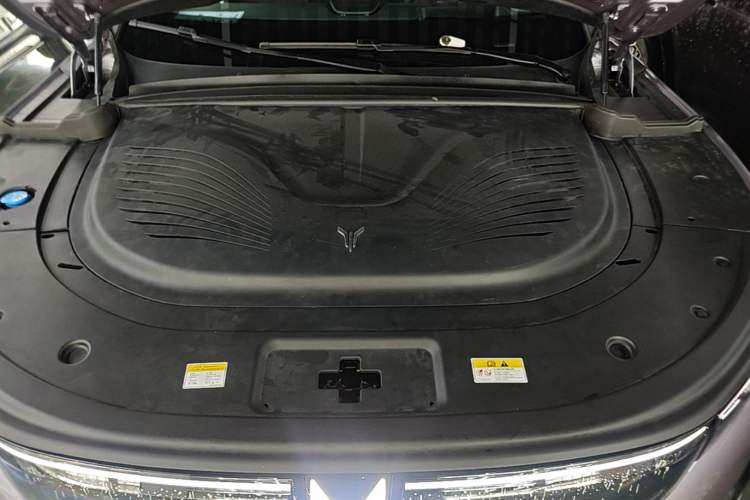 Used VOYAH FREE 2025 Model FREE+ Rear-Drive Qiankun Edition Engine Bay