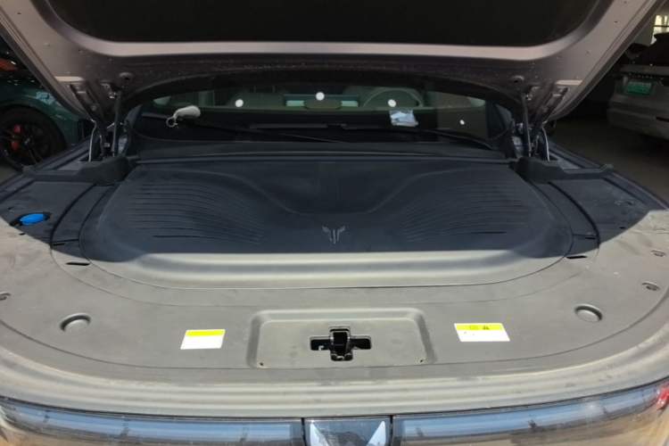 Used VOYAH FREE 2025 Model FREE+ Rear-Drive Qiankun Edition Engine Bay