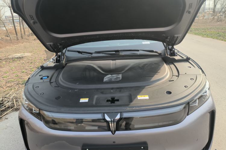 Used VOYAH FREE 2025 Model FREE+ Four-Wheel-Drive Qiankun Edition Engine Bay