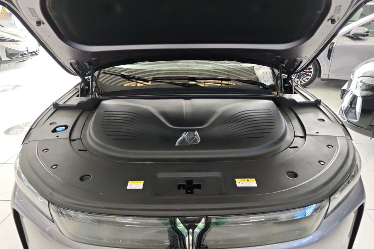 Used VOYAH FREE 2025 Model FREE+ Four-Wheel-Drive Qiankun Edition Engine Bay