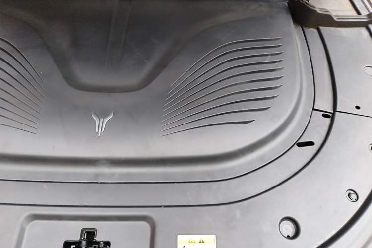 Used VOYAH FREE 2025 Model FREE+ Rear-Drive Qiankun Edition Engine Bay Left