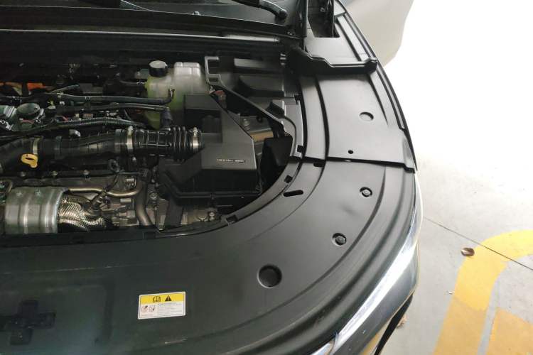 Used VOYAH FREE 2025 Model FREE+ Four-Wheel-Drive Qiankun Edition Engine Bay Left