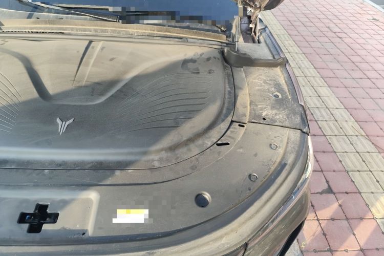 Used VOYAH FREE 2025 Model FREE+ Four-Wheel-Drive Qiankun Edition Engine Bay Left