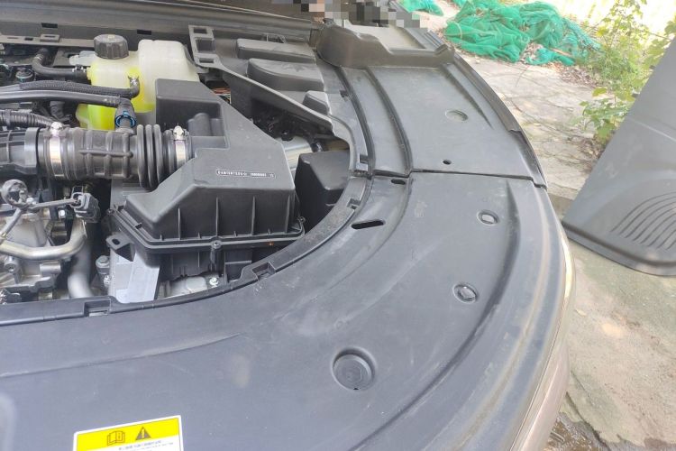 Used VOYAH FREE 2025 Model FREE+ Four-Wheel-Drive Qiankun Edition Engine Bay Left