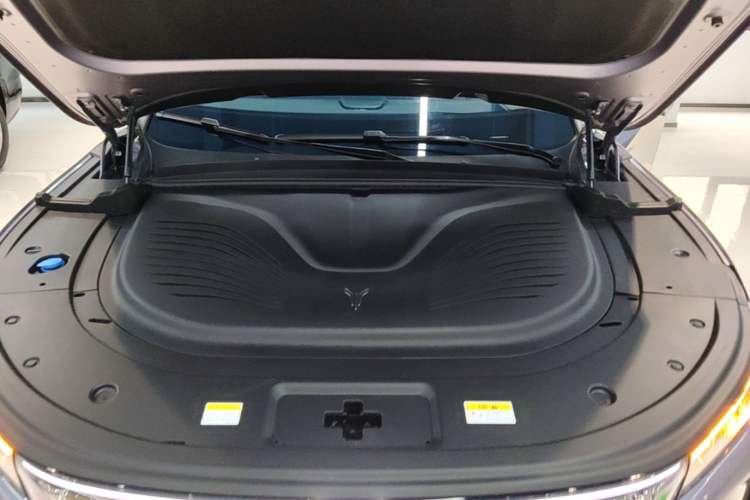Used VOYAH FREE 2025 Model FREE+ Rear-Drive Qiankun Edition Engine Bay