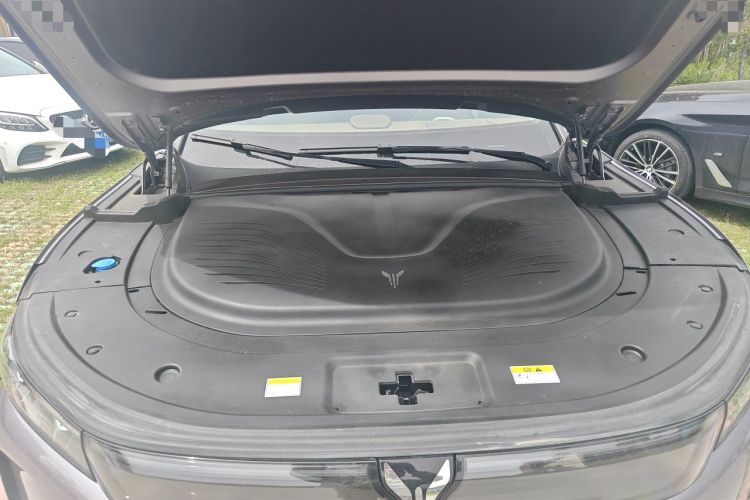 Used VOYAH FREE 2025 Model FREE+ Four-Wheel-Drive Qiankun Edition Engine Bay