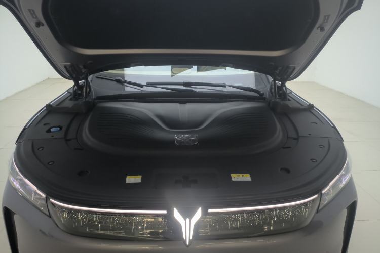 Used VOYAH FREE 2025 Model FREE+ Four-Wheel-Drive Qiankun Edition Engine Bay