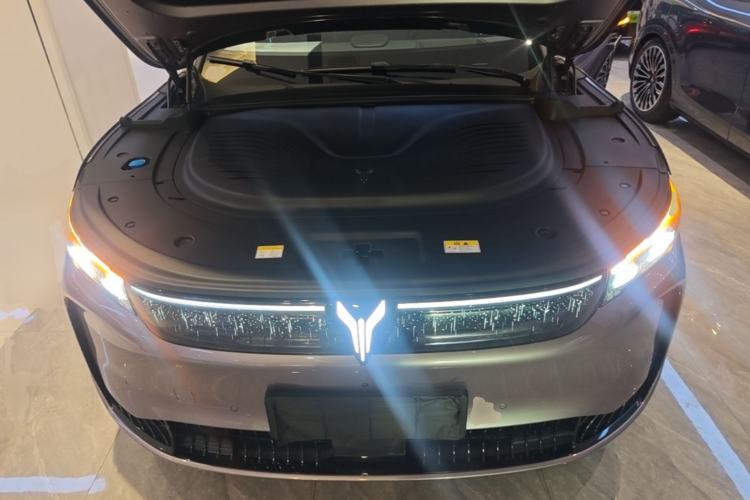 Used VOYAH FREE 2025 Model FREE+ Four-Wheel-Drive Qiankun Edition Engine Bay