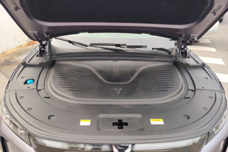 Used VOYAH FREE 2025 Model FREE+ Four-Wheel-Drive Qiankun Edition Engine Bay
