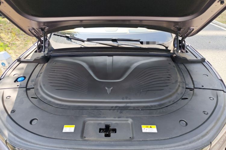 Used VOYAH FREE 2025 Model FREE+ Four-Wheel-Drive Qiankun Edition Engine Bay