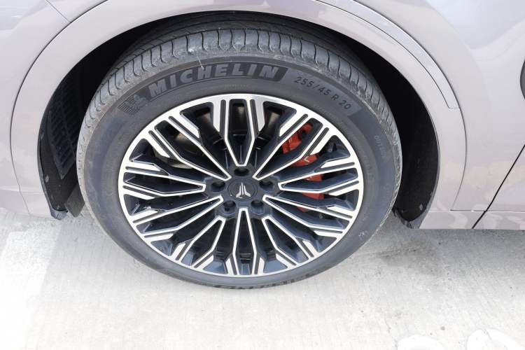 Used VOYAH FREE 2025 Model FREE+ Four-Wheel-Drive Qiankun Edition Exterior 4